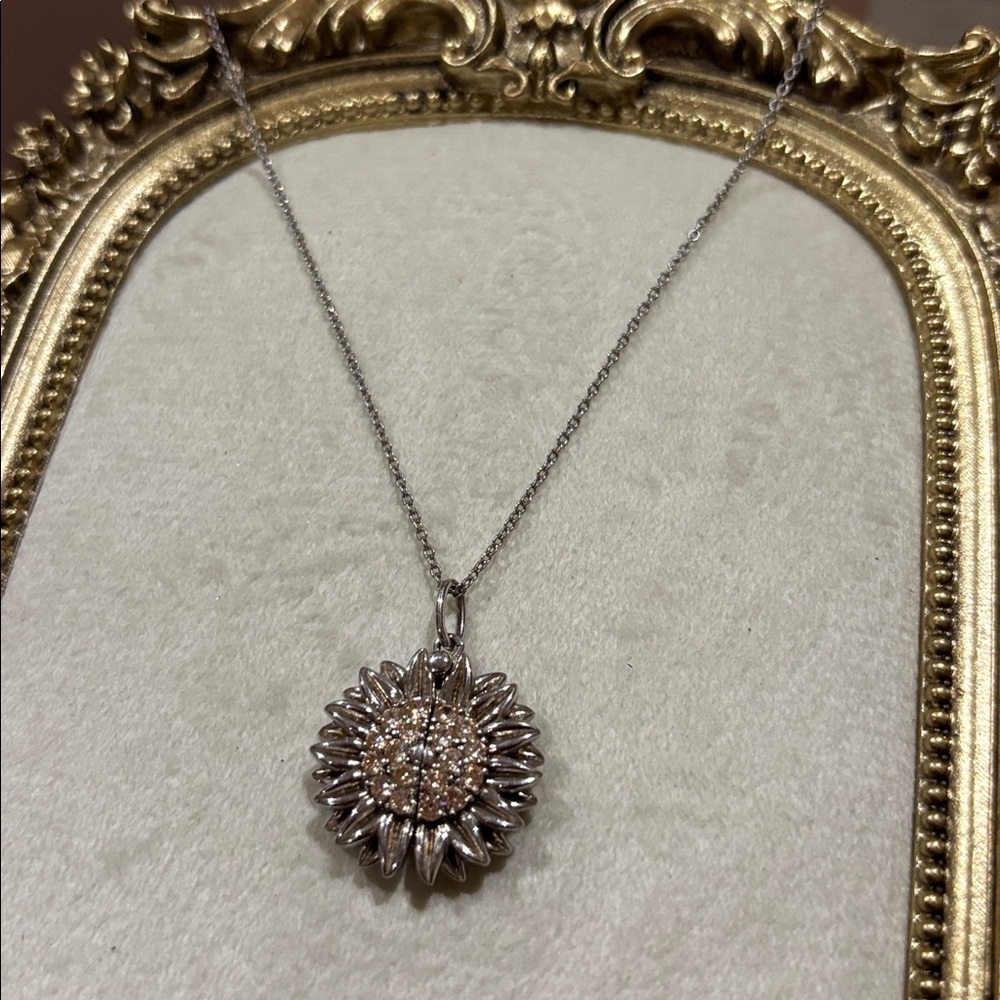 Sterling Silver  sunflower locket necklace with a hidden message engraved - Picture 3 of 10